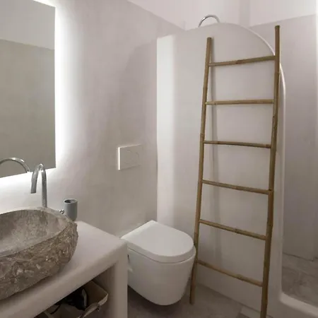 Paros Romantic Retreats-a Step Away From The Beach Inn *