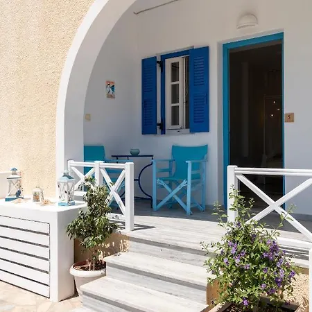 Paros Romantic Retreats-a Step Away From The Beach Inn Ambelas