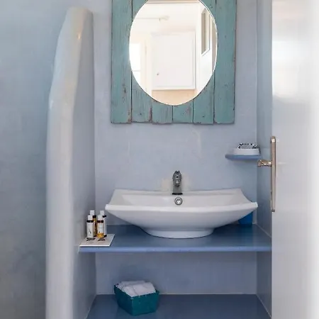 Paros Romantic Retreats-a Step Away From The Beach Inn