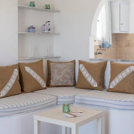 Paros Romantic Retreats-a Step Away From The Beach Ambelas