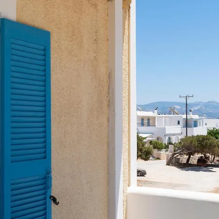 Paros Romantic Retreats-a Step Away From The Beach Ambelas