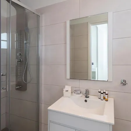 Paros Romantic Retreats-a Step Away From The Beach Inn Ambelas