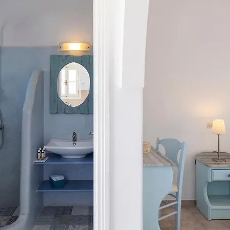 Paros Romantic Retreats-a Step Away From The Beach Inn *