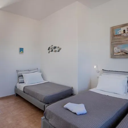 Paros Romantic Retreats-a Step Away From The Beach Inn *